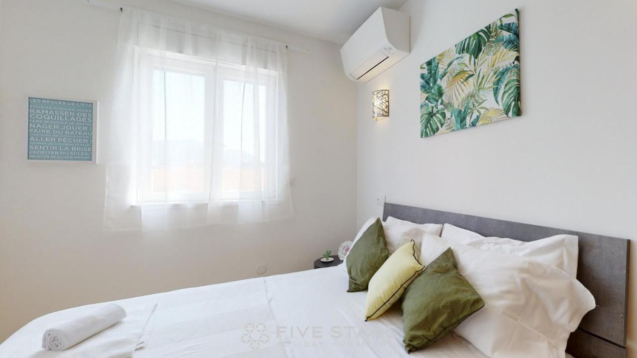 Zhara Suite Five Stars Holiday House - Generale Νίκαια Εξωτερικό φωτογραφία